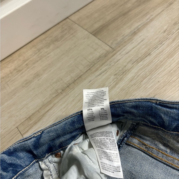 MOTHER Superior The Tomcat Distressed Straight Leg
Jeans In The Confession 26 - Picture 9 of 10